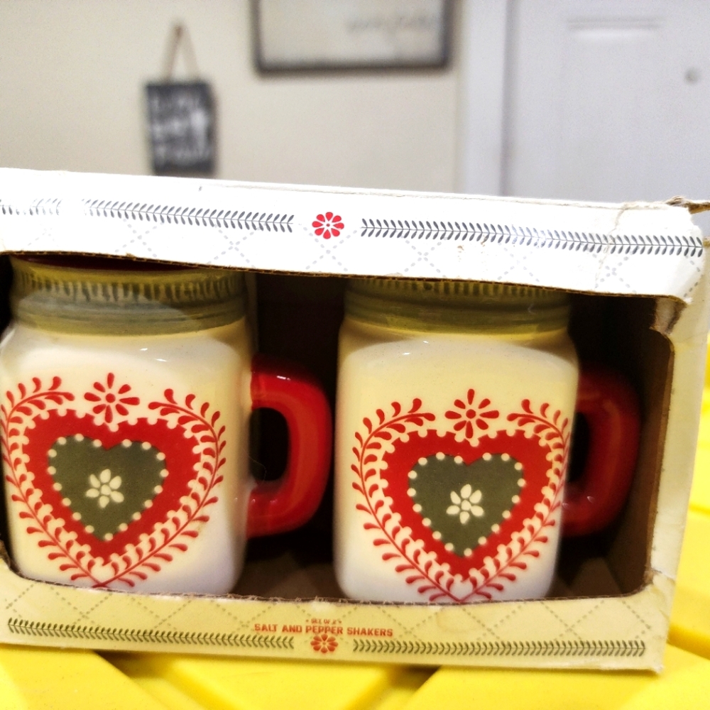 Salt & Pepper Shakers